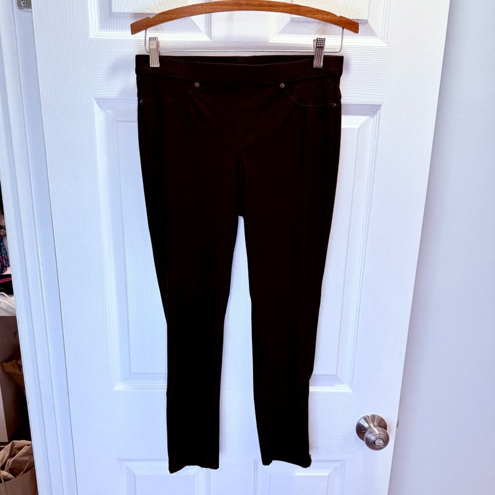 NWOT Hue Black Slim Fit Stretch Pants